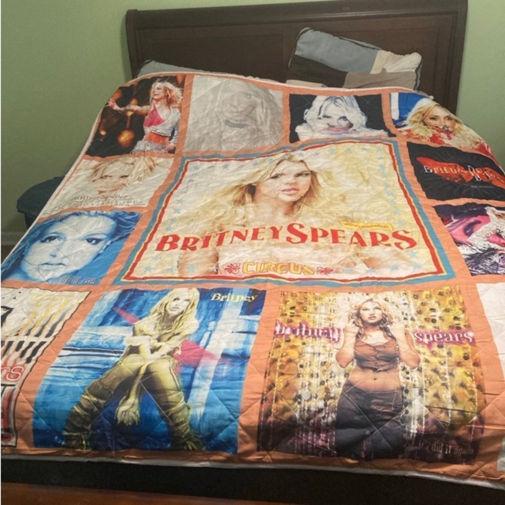 Britney Spears throw